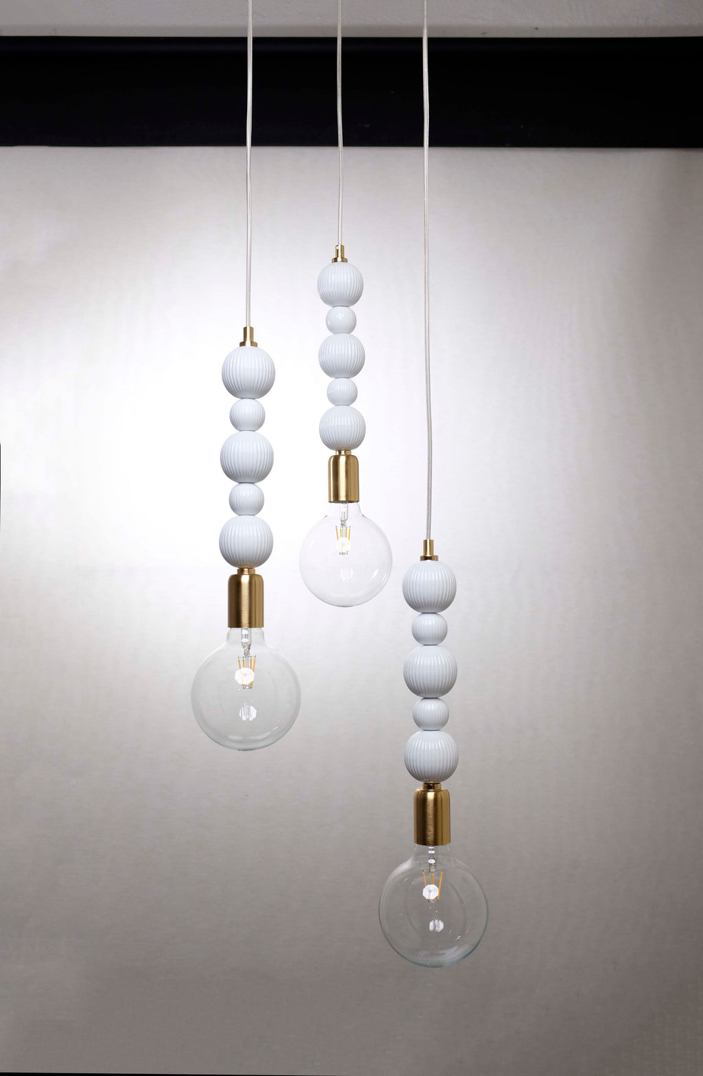 N.96 Lampadario Oro Satinato Sfere Ceramica